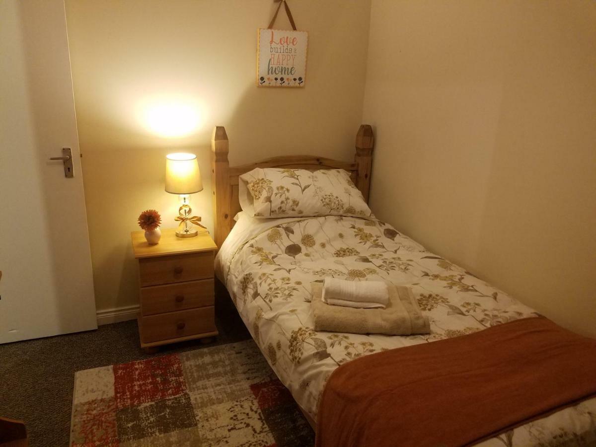 ストラベーン Comfy Quiet Town Houseヴィラ エクステリア 写真