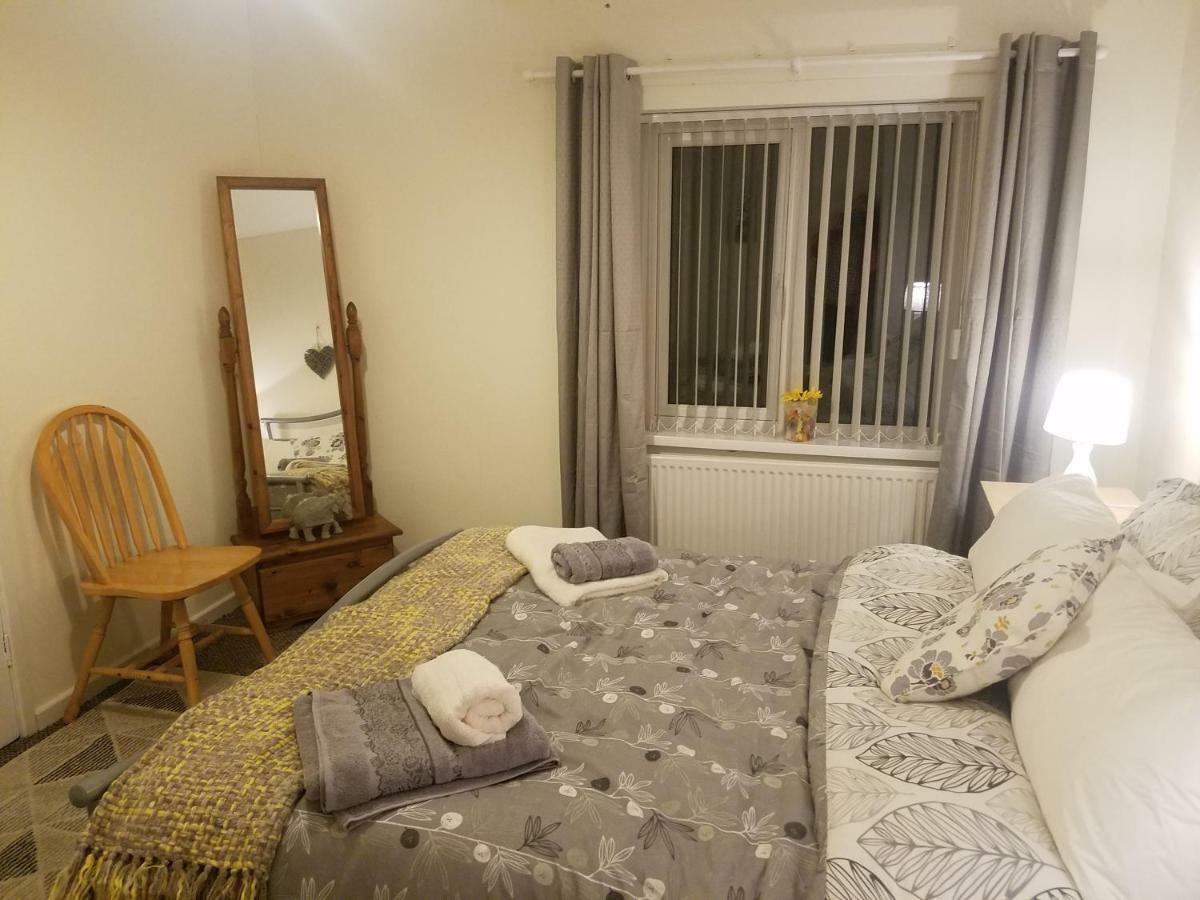ストラベーン Comfy Quiet Town Houseヴィラ エクステリア 写真